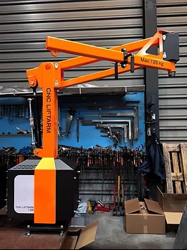 CNC LiftArm v kovovýrobě